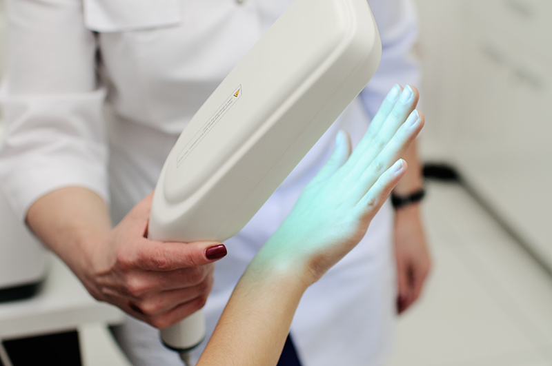 How Do Dermatologists Carry Out Eczema Phototherapy?